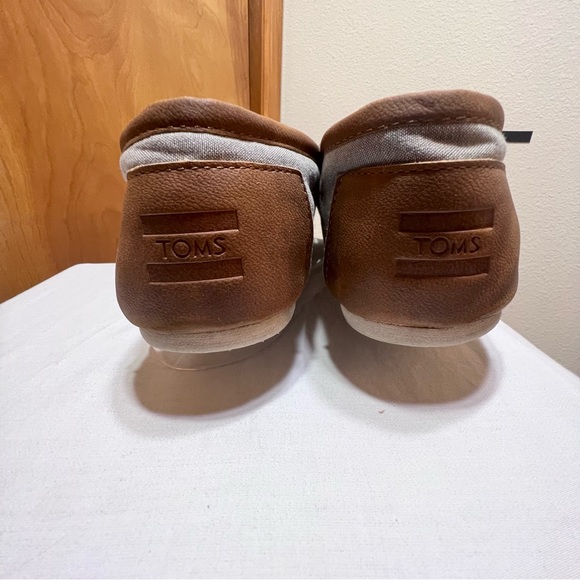 TOMS Men’s Classic Grey Chambray / Synthetic Leather Trim Slip-on Size 11 - Picture 5 of 14